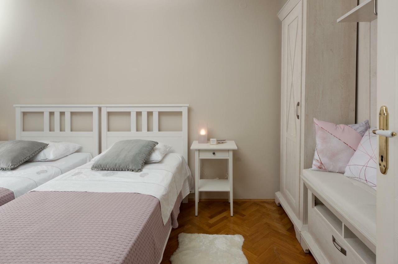 Apartments Sasha Пула Екстер'єр фото